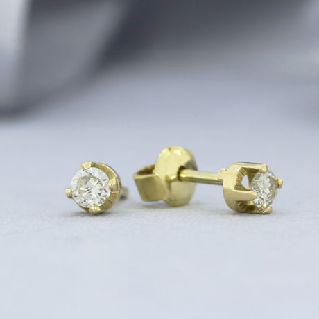 Pre Owned 18ct Yellow Gold 4 Claw Diamond Stud Earrings 0.25ct