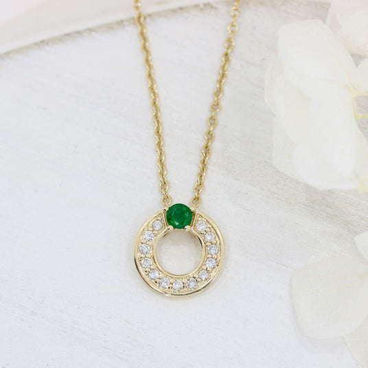Pre-Owned 9ct Yellow Gold Pave Set Diamond & Emerald Circle Pendant & 20"Chain
