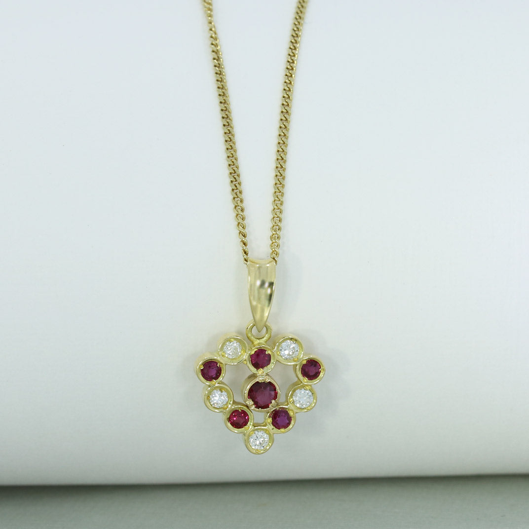 Pre Owned 18ct Yellow Gold Ruby & Diamond Heart Shape Pendant & 9ct Gold 18" Chain