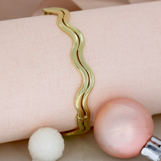 Pre Owned 9ct Yellow Gold Double Row Wave Hinged Bangle