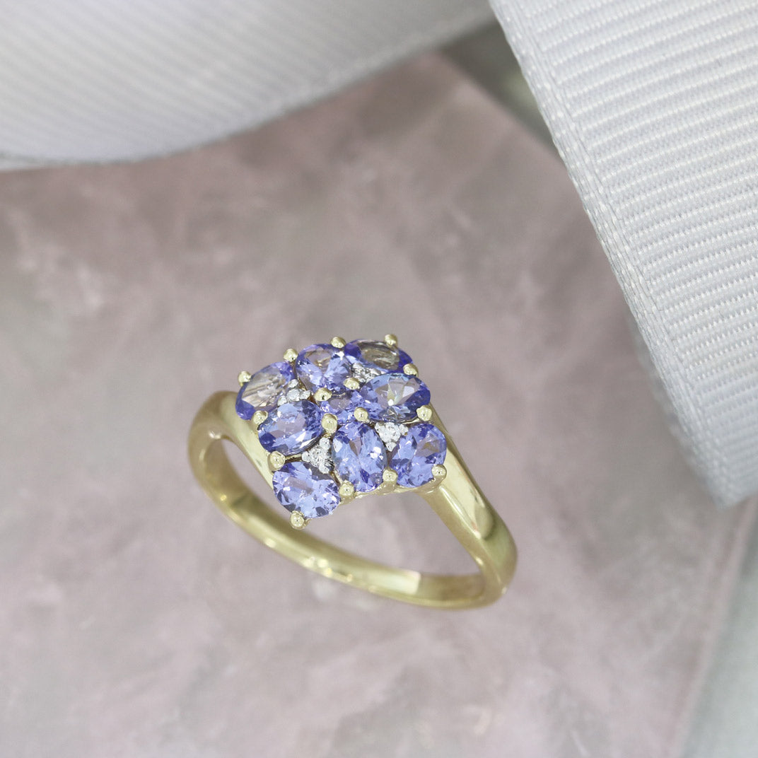 Pre Owned 9ct Yellow Gold Tanzanite Cluster Ring