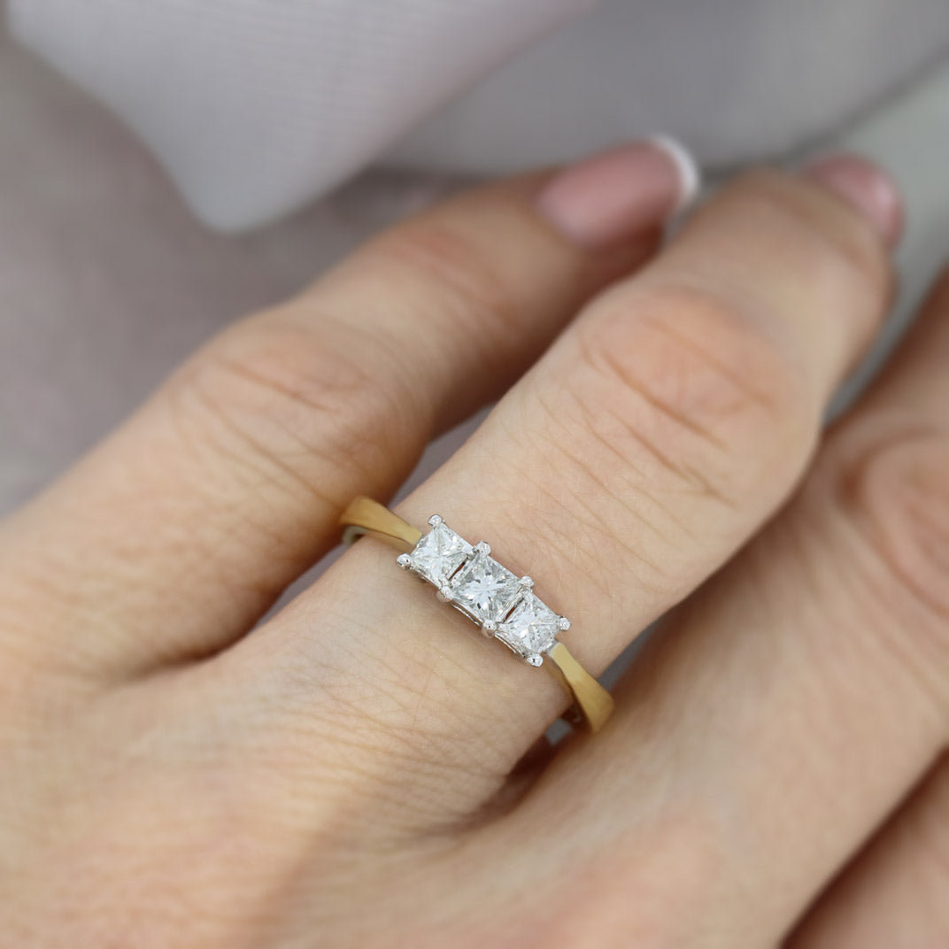 Pre Owned 18ct Yellow Gold Claw Set Princess Cut Diamond 3 Stone Ring Approx 0.65ct