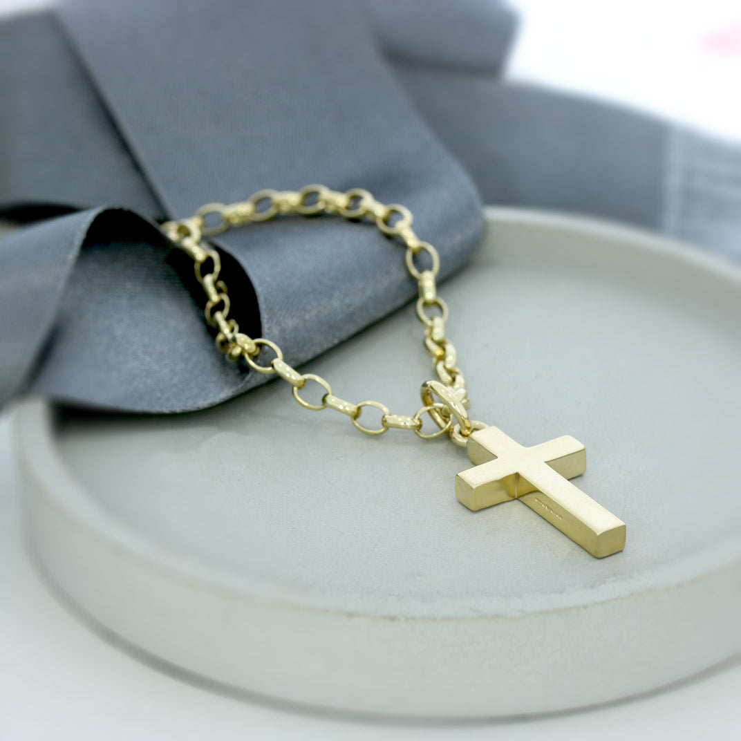 Pre Owned 9ct Yellow Gold Chunky Polished Cross on a 21" Belcher Chain