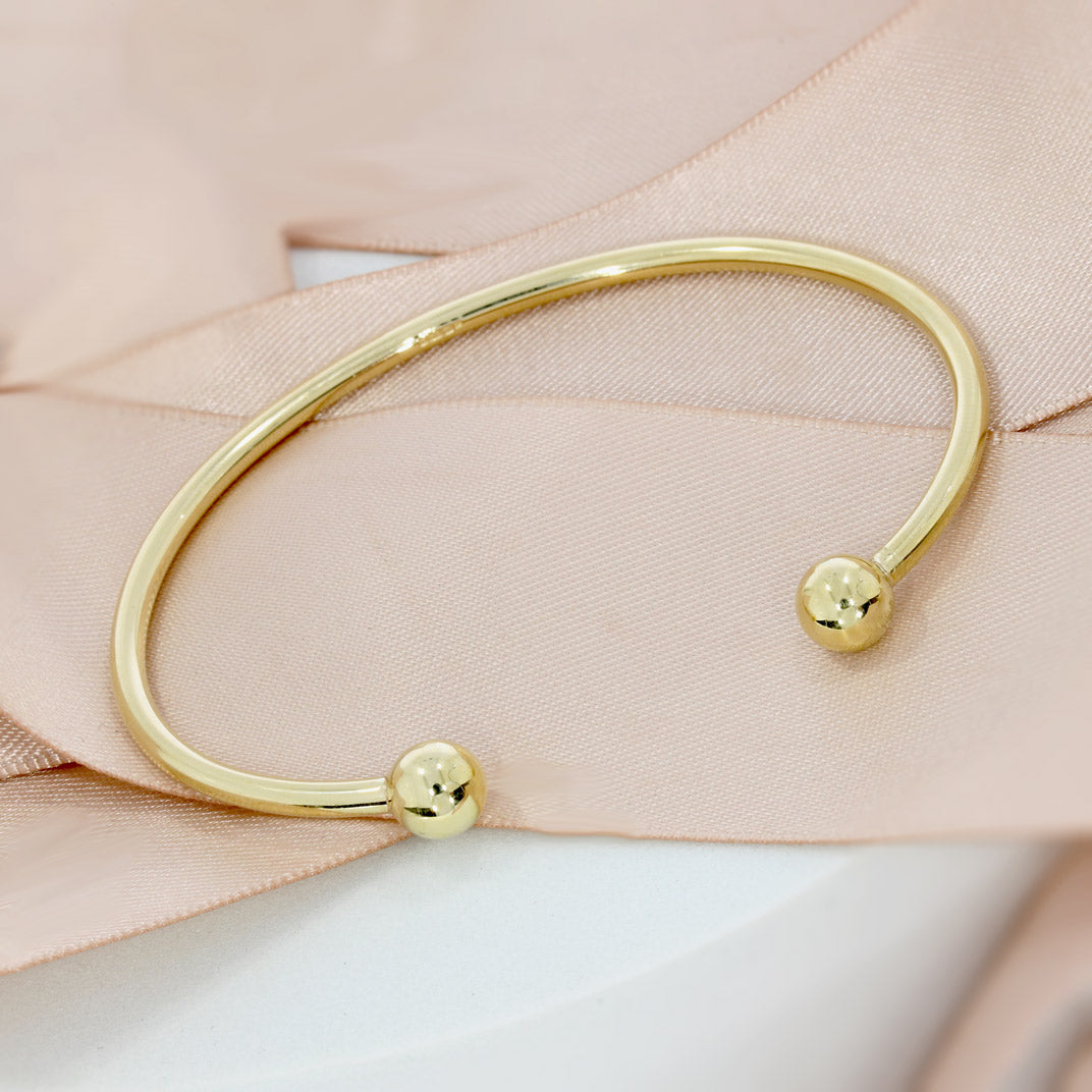 Pre Owned 9ct Yellow Gold Solid Torque Bangle