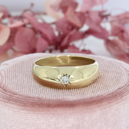 Pre Owned 9ct Yellow Gold Domed Ring with Star Set Diamond