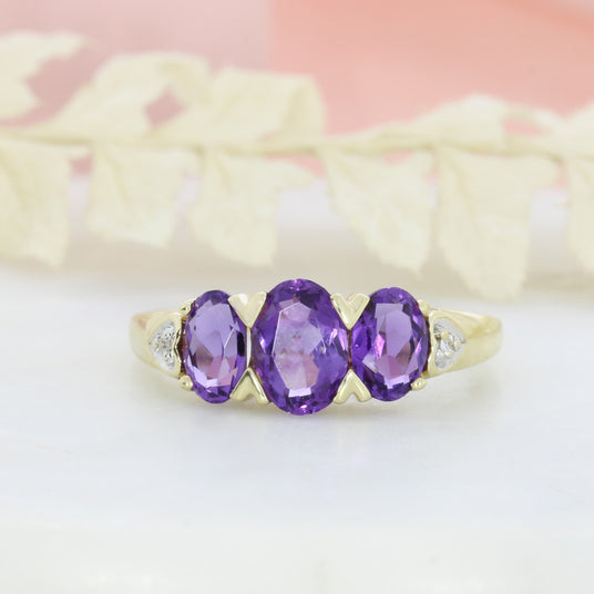 Pre Owned 9ct Yellow Gold Oval Amethyst 3 Stone Ring