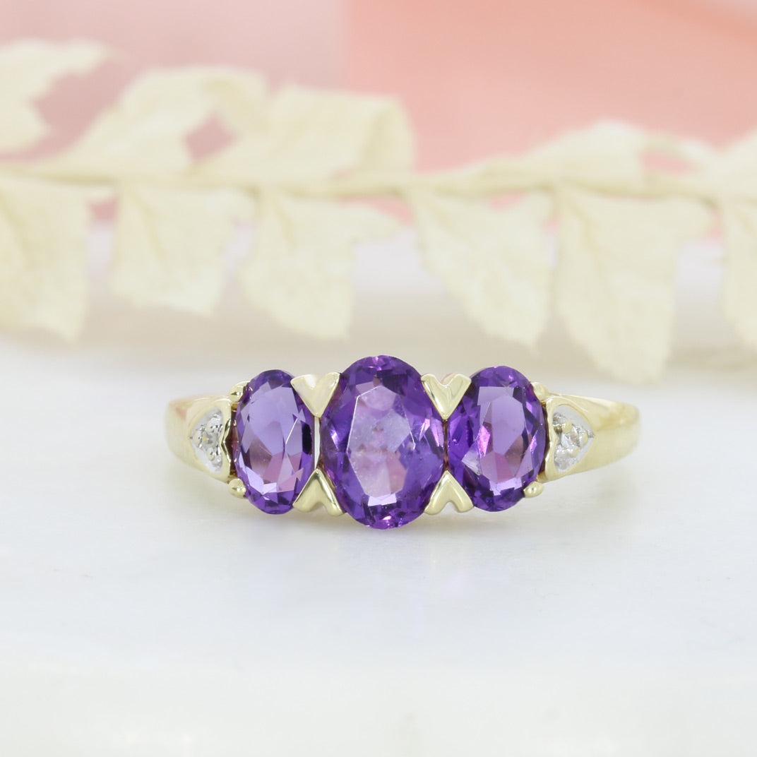 Pre Owned 9ct Yellow Gold Oval Amethyst 3 Stone Ring