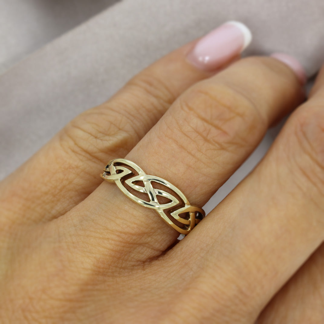 Pre Owned 9ct Yellow Gold Celtic Style Ring