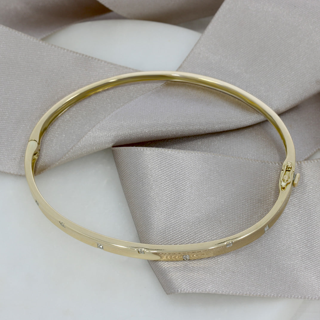 Pre Owned 9ct Yellow Gold Diamond Set Hinged Bangle
