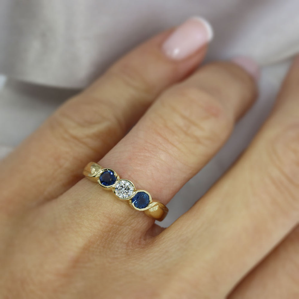 18ct Yellow Gold Sapphire & Diamond 3 Stone Ring