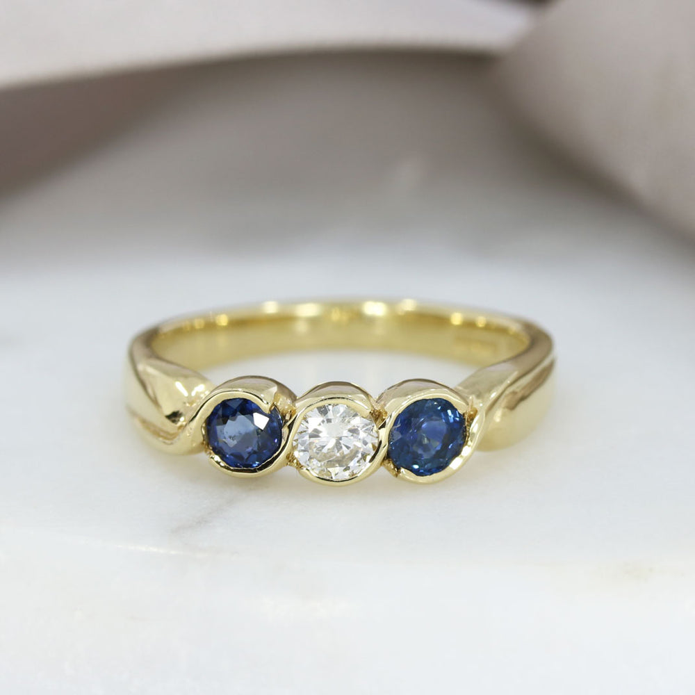 18ct Yellow Gold Sapphire & Diamond 3 Stone Ring