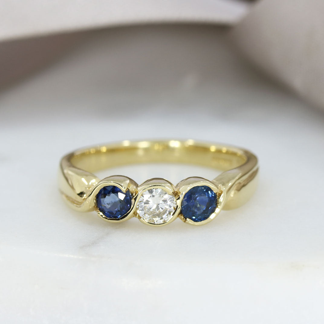 18ct Yellow Gold Sapphire & Diamond 3 Stone Ring