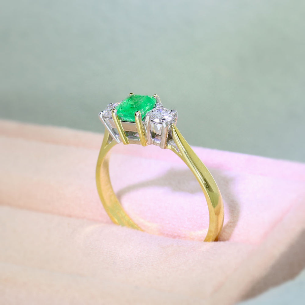 18ct Yellow Gold Square Cut Emerald & Diamonds 3 Stone Ring
