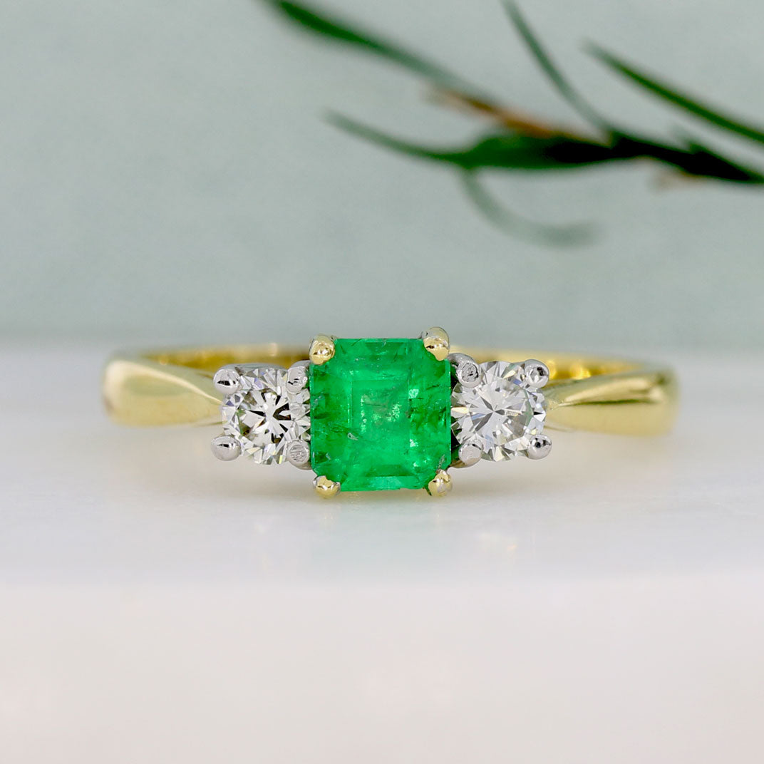 18ct Yellow Gold Square Cut Emerald & Diamonds 3 Stone Ring