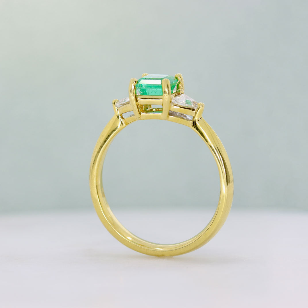 18ct Yellow Gold Square Cut Emerald & 2 Trillion Cut Diamond 3 Stone Ring