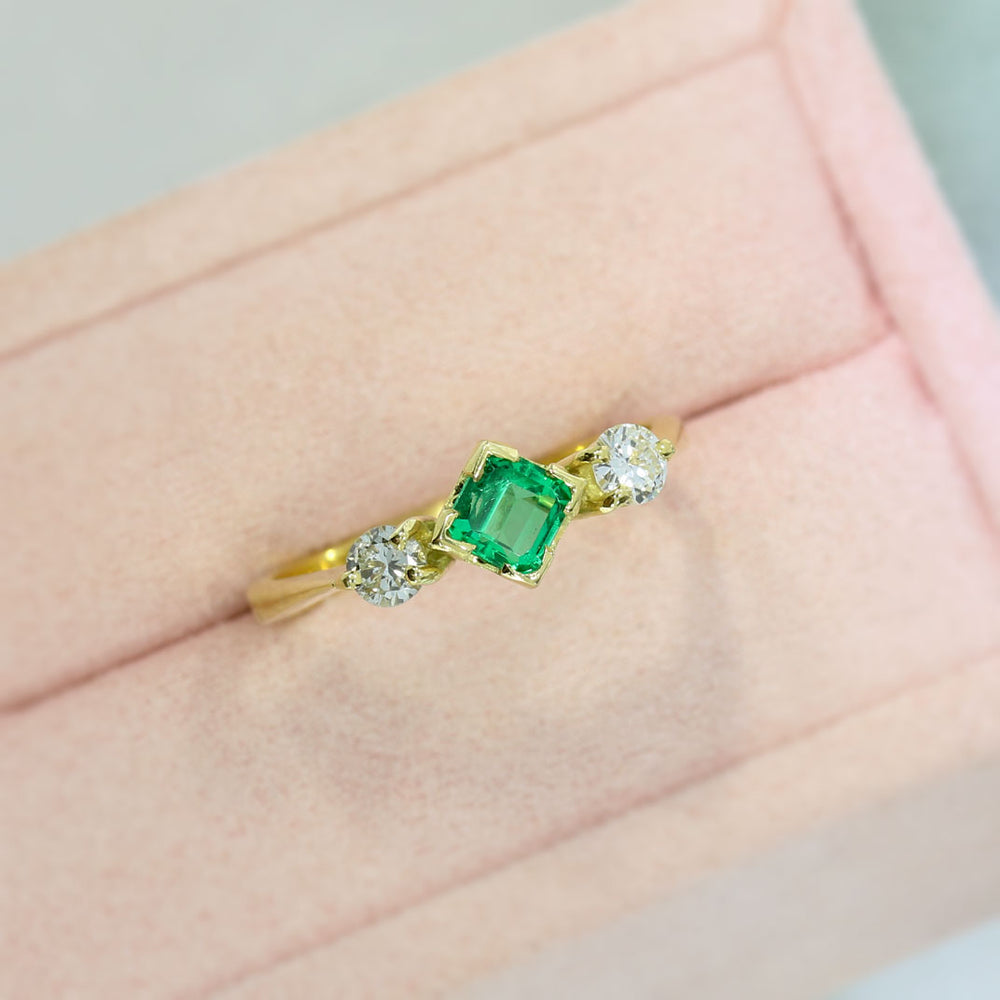 18ct Yellow Gold Square Cut Emerald & 2 Brilliant Cut Diamond 3 Stone Ring