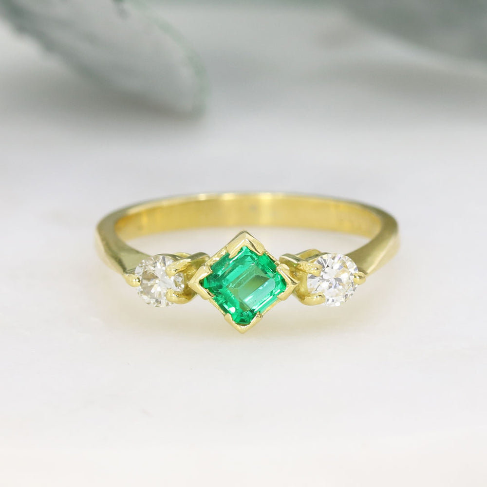 18ct Yellow Gold Square Cut Emerald & 2 Brilliant Cut Diamond 3 Stone Ring