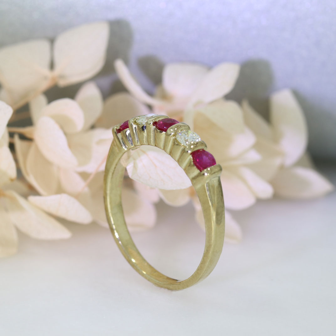 9ct Gold 5 Stone Ruby & Diamond Eternity Ring In a Bar Claw Setting