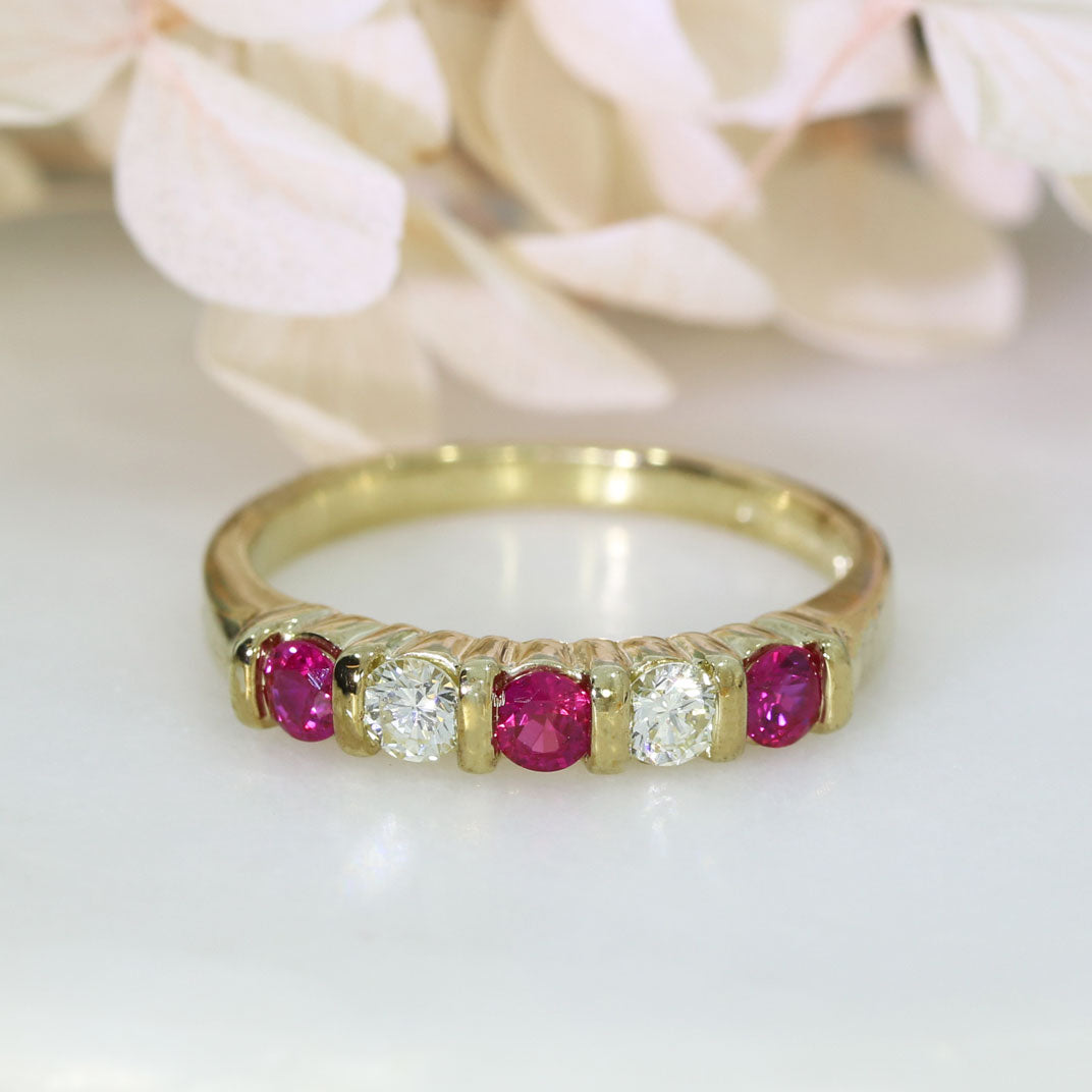 9ct Gold 5 Stone Ruby & Diamond Eternity Ring In a Bar Claw Setting