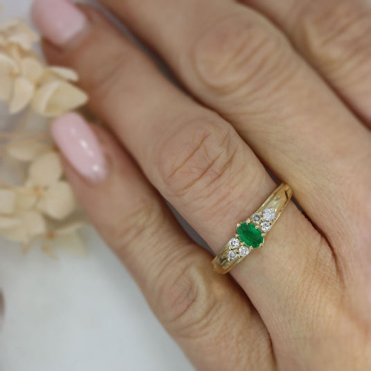 9ct Gold Oval Emerald & Diamonds Claw Set Ring