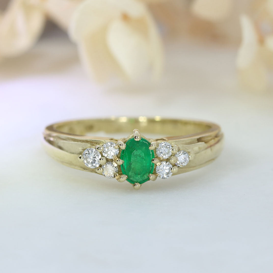 9ct Gold Oval Emerald & Diamonds Claw Set Ring