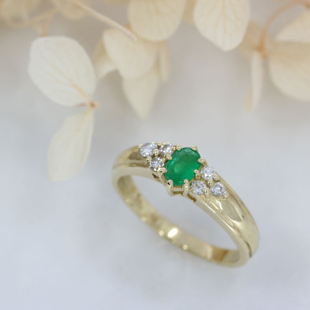 9ct Gold Oval Emerald & Diamonds Claw Set Ring