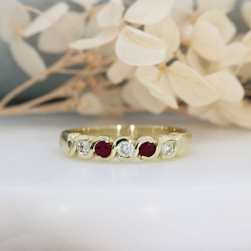 9ct Gold Ruby & Diamond 5 Stone Eternity Ring