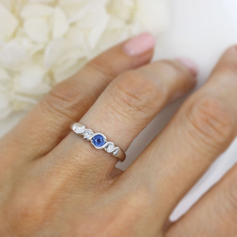 18ct White gold Sapphire & Diamond 3 Stone Ring