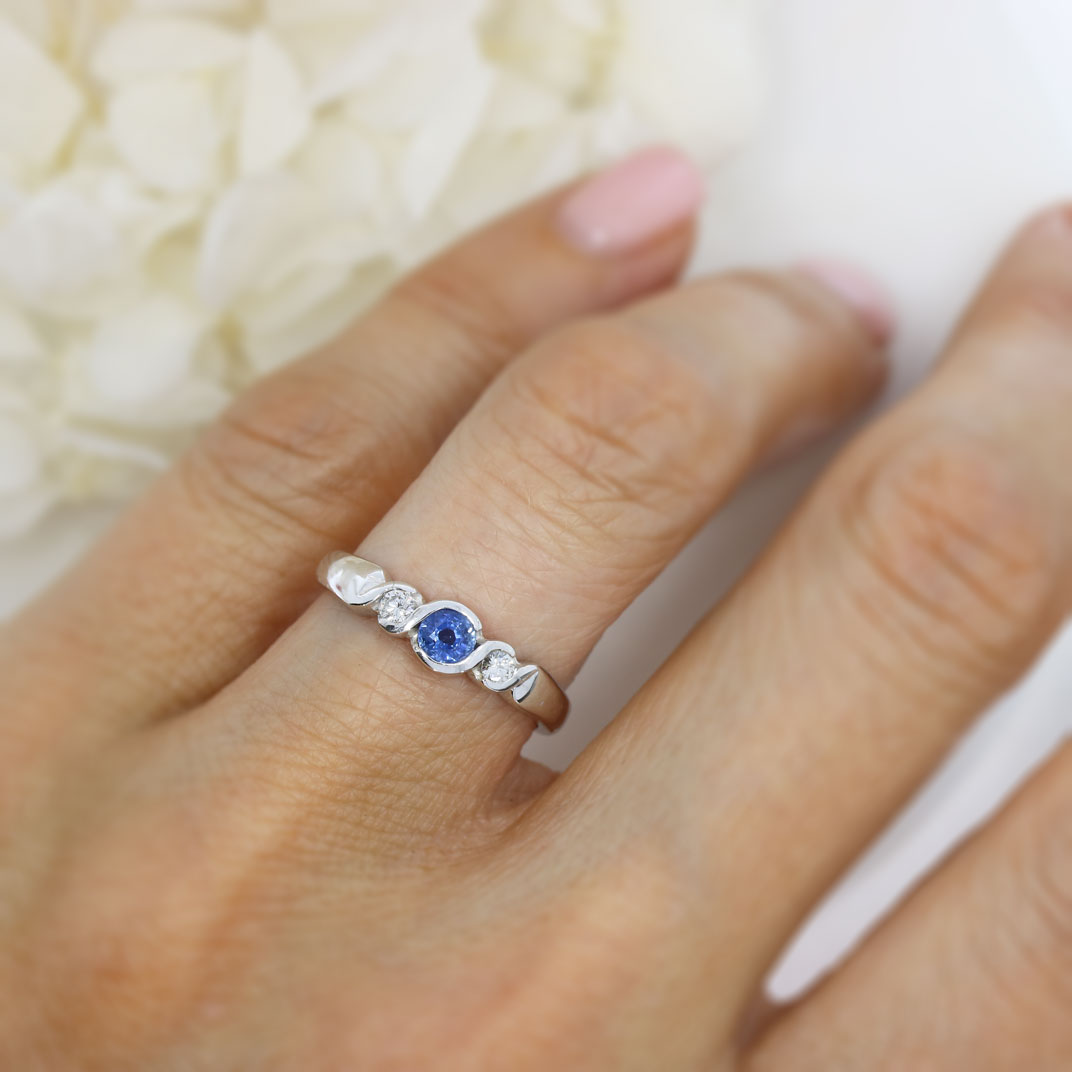 18ct White gold Sapphire & Diamond 3 Stone Ring