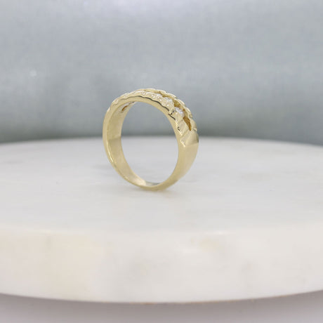 Pre Owned 14ct Yellow Gold 5 stone Diamond ring