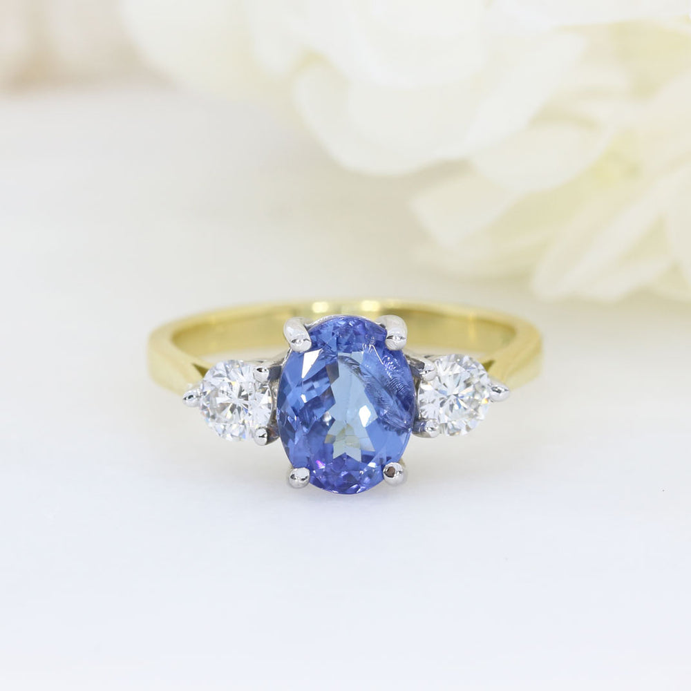 18ct Yellow Gold Oval Sapphire & Diamond 3 Stone Ring