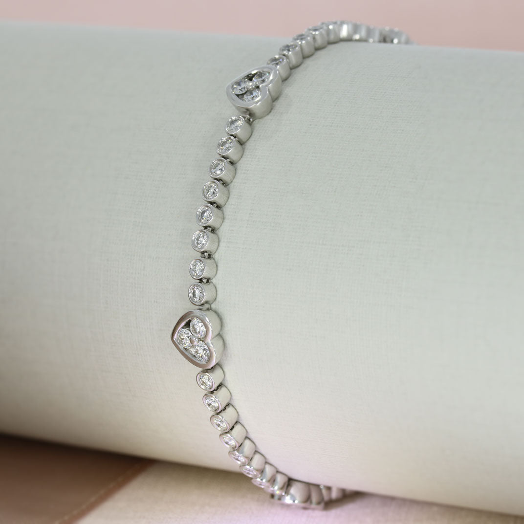 Pre Owned 18ct Gold Love Heart Diamond Tennis Bracelet 2.70ct VS