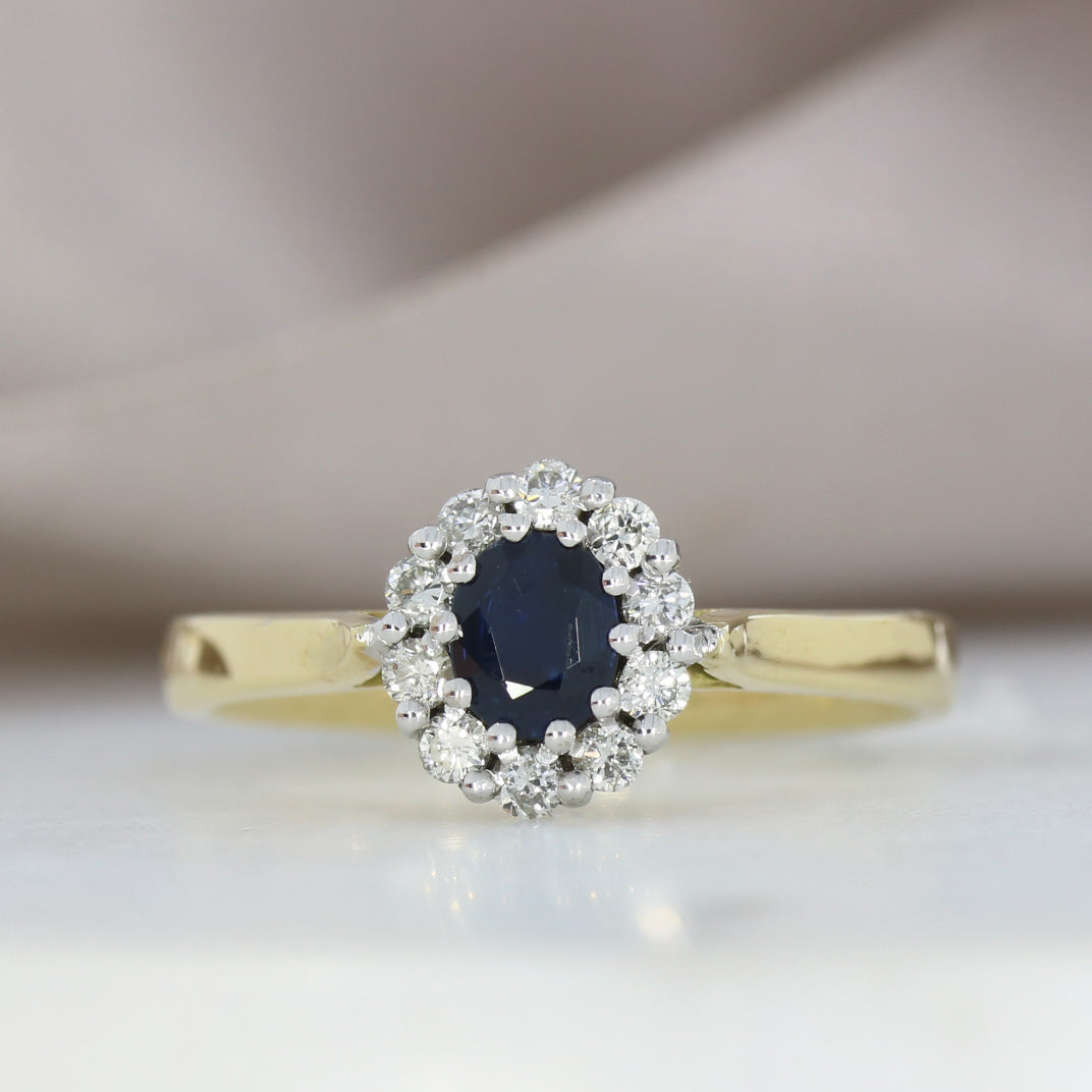 18ct Yellow Gold Sapphire & Diamond Cluster Ring