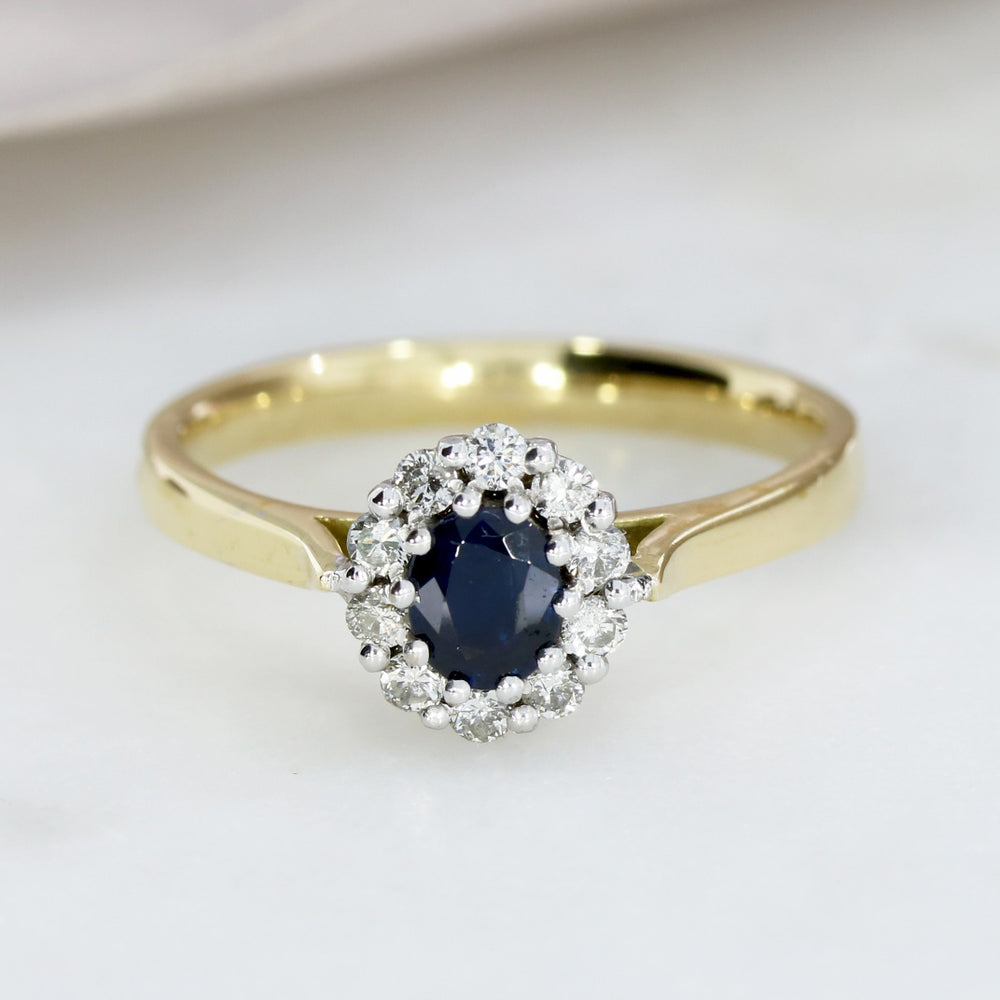 18ct Yellow Gold Sapphire & Diamond Cluster Ring