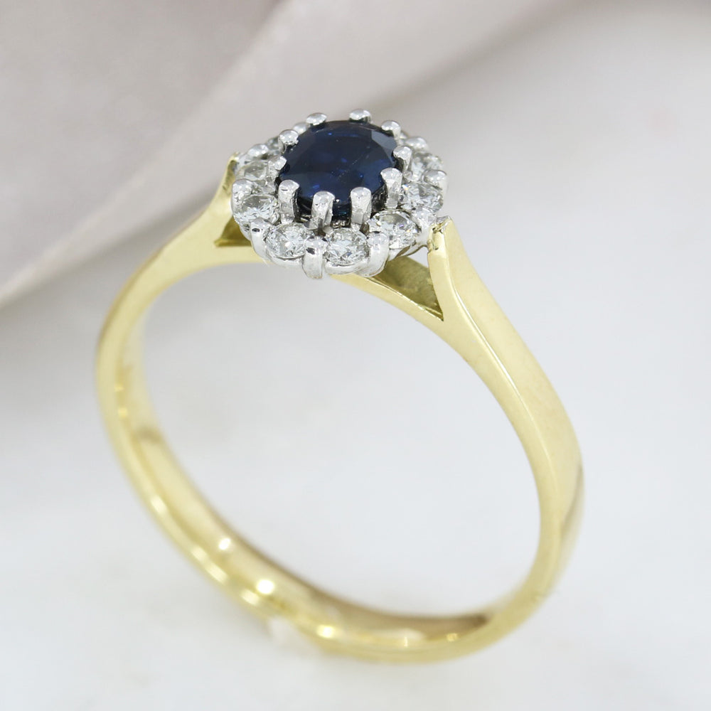 18ct Yellow Gold Sapphire & Diamond Cluster Ring
