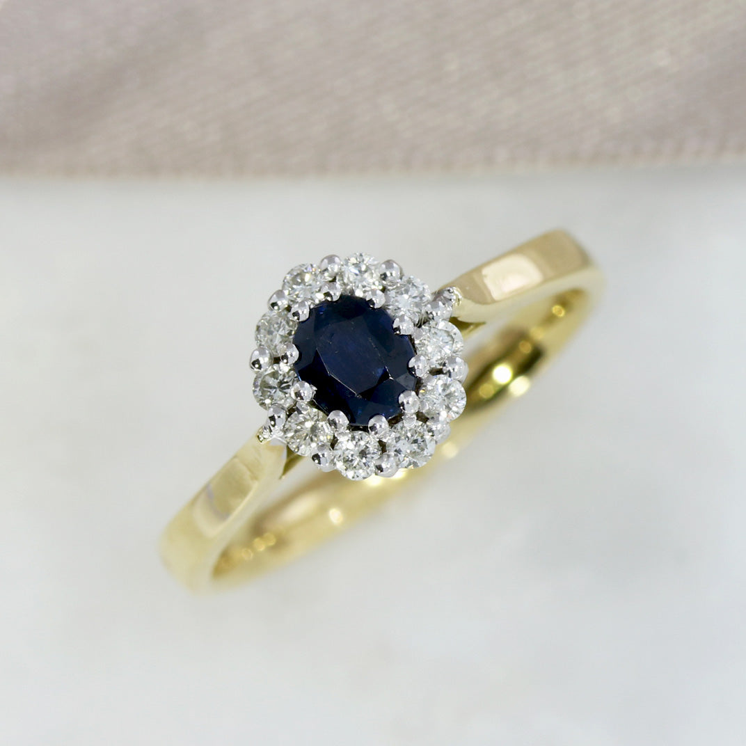 18ct Yellow Gold Sapphire & Diamond Cluster Ring