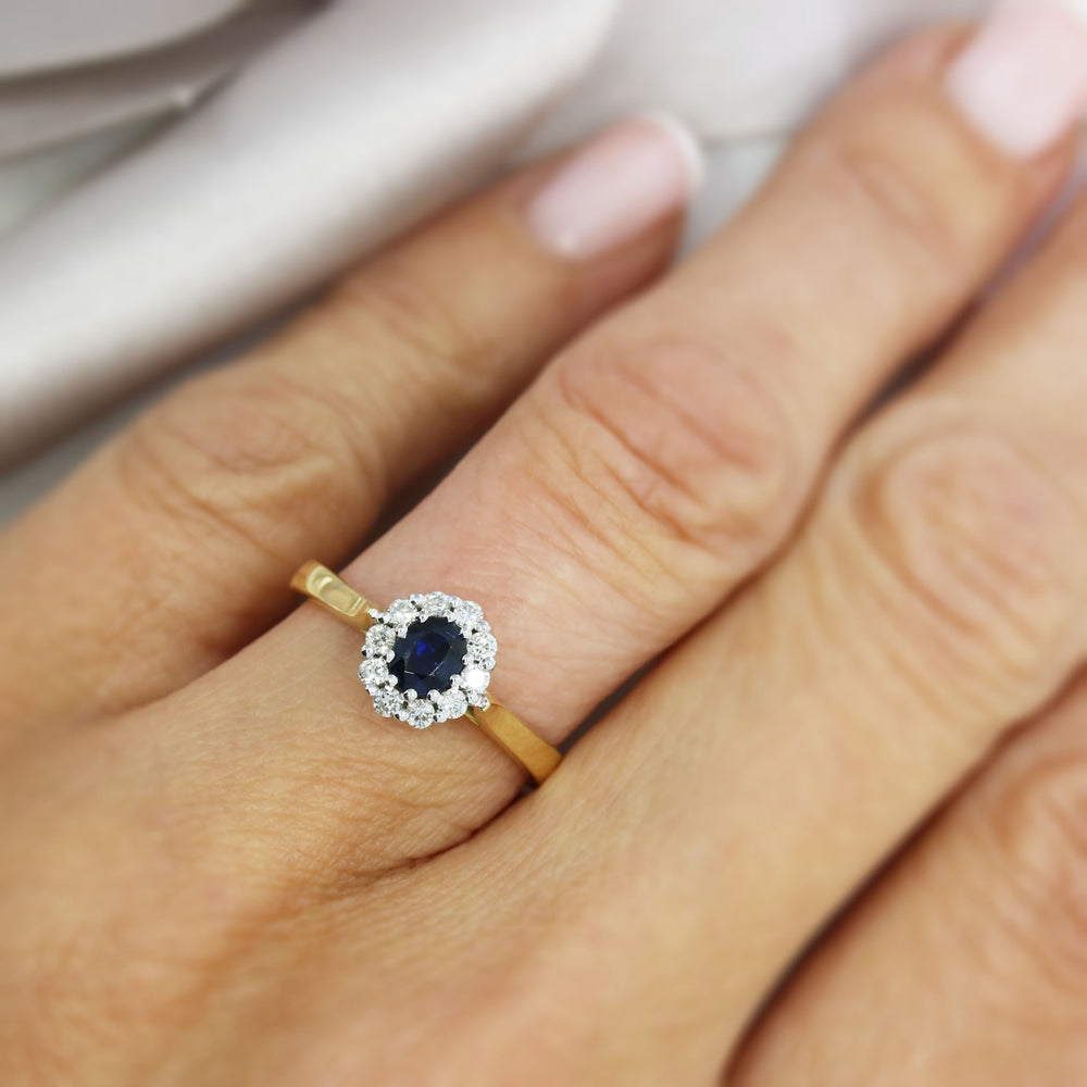 18ct Yellow Gold Sapphire & Diamond Cluster Ring