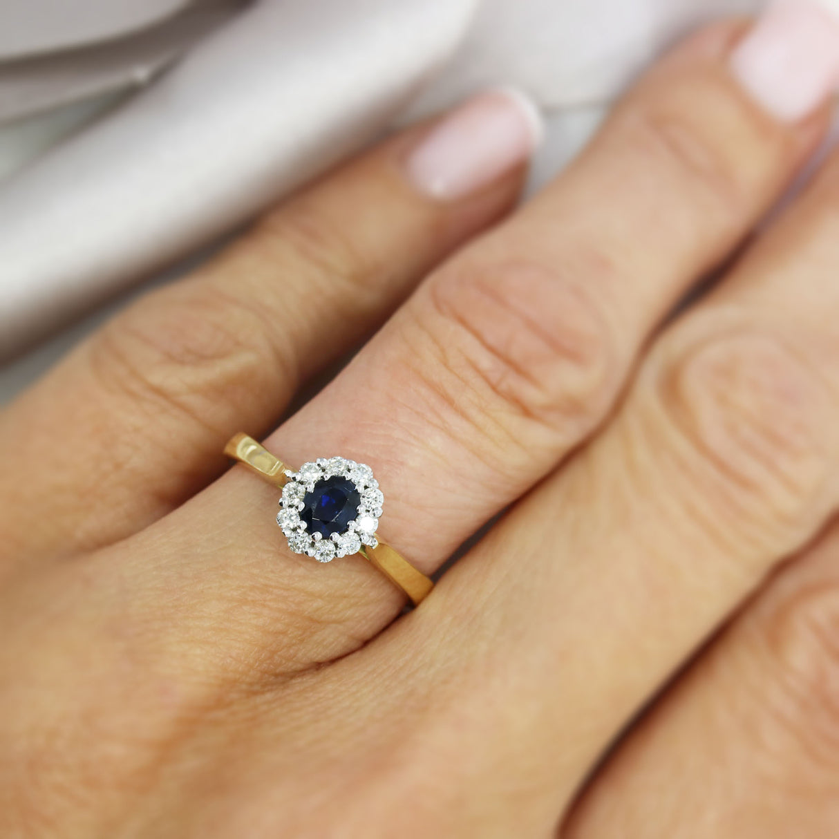 18ct Yellow Gold Sapphire & Diamond Cluster Ring