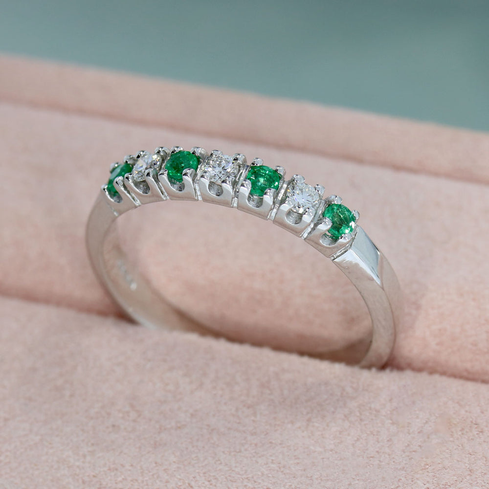 18ct White Gold Emerald & Diamond 7 Stone Claw Set Eternity Ring