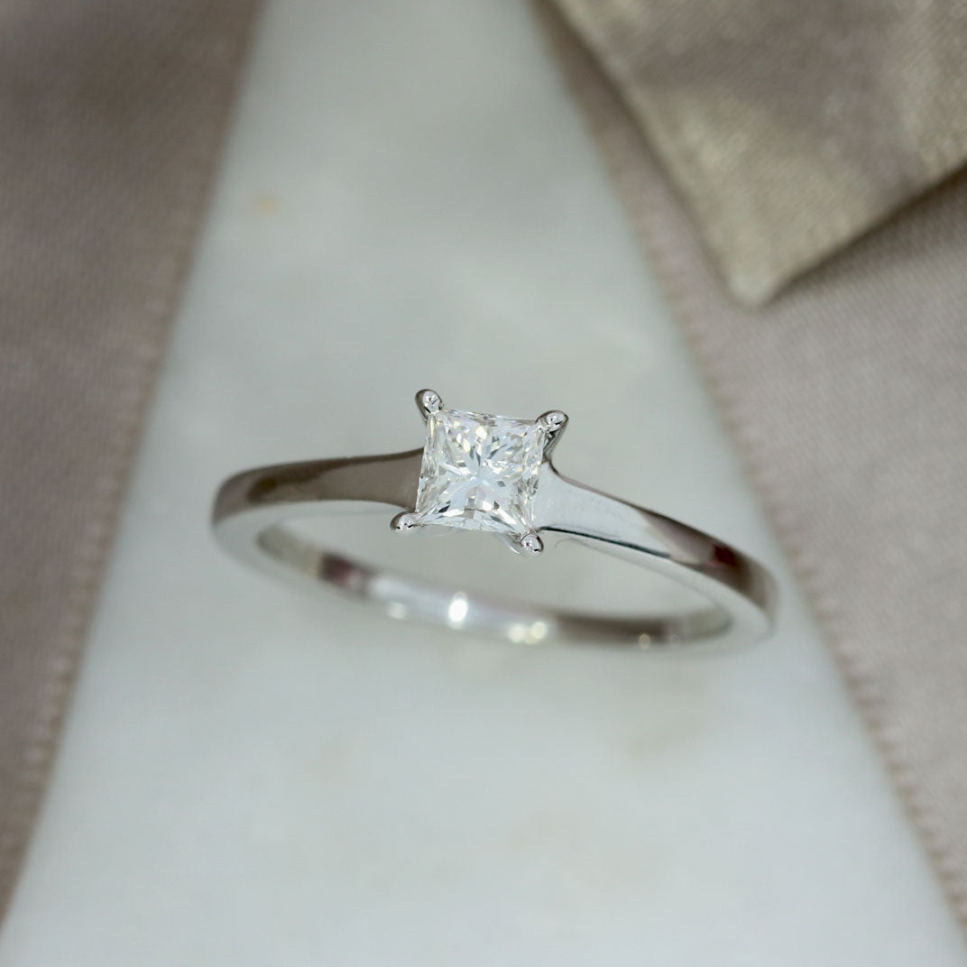 Pre Owned 18ct Princess Cut Diamond Solitaire Ring 0.33ct