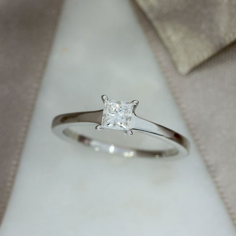 Pre Owned 18ct Princess Cut Diamond Solitaire Ring 0.33ct