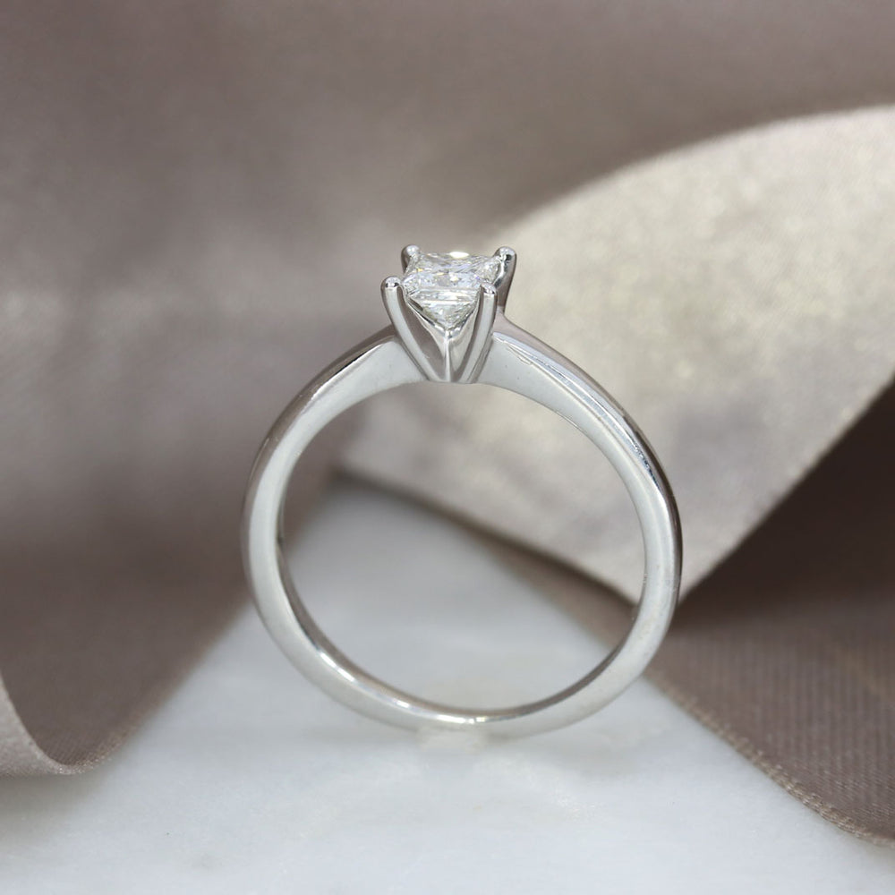 Pre Owned 18ct Princess Cut Diamond Solitaire Ring 0.33ct