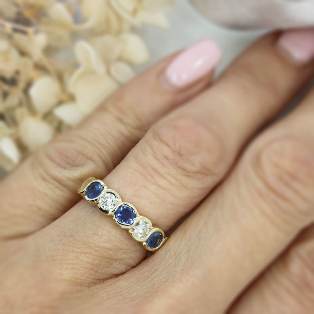 9ct Gold Sapphire & Diamond 5 Stone Ring