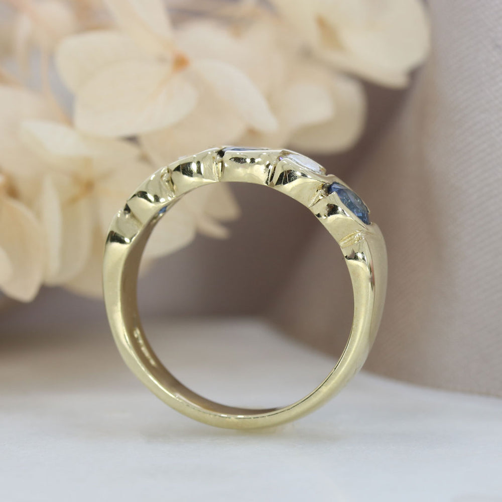 9ct Gold Sapphire & Diamond 5 Stone Ring