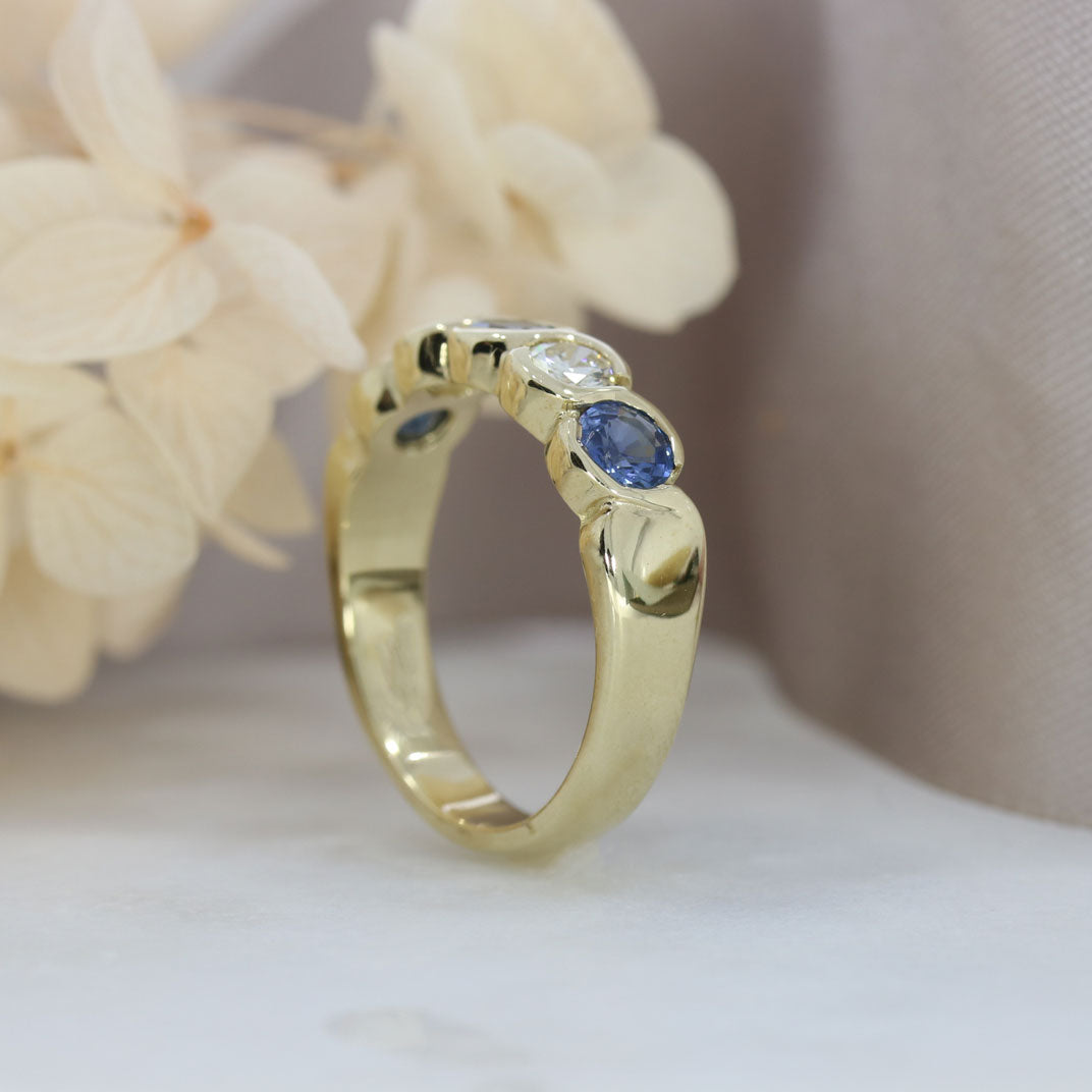 9ct Gold Sapphire & Diamond 5 Stone Ring