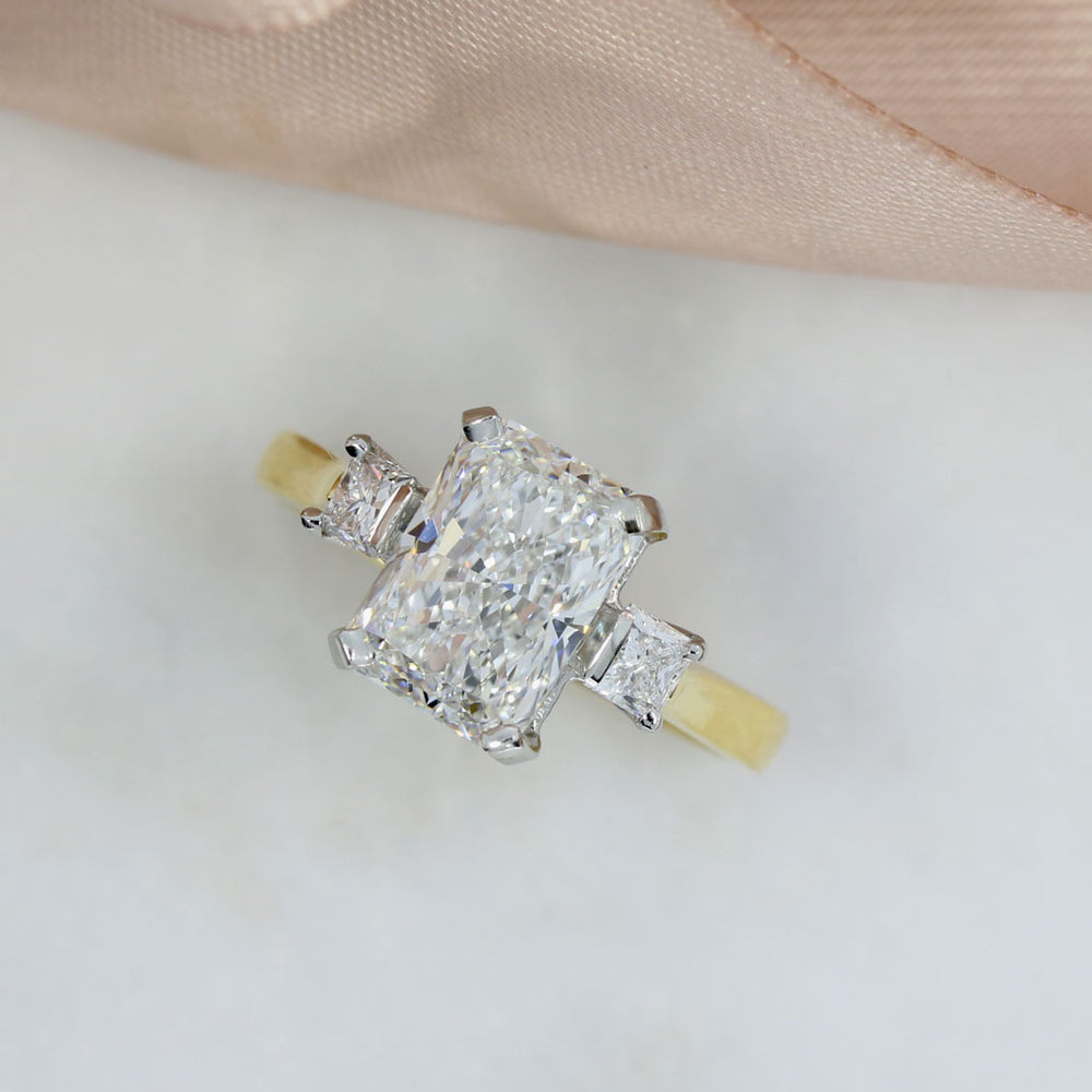 18ct Gold & Platinum Certified Radiant Cut & Princess Cut Lab Grown Diamond Ring Total 3.42ct