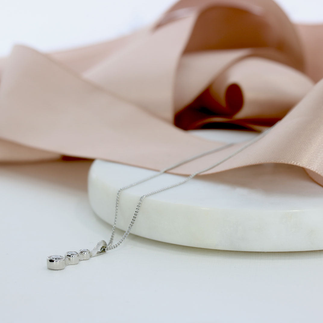 9ct White Gold Graduating Laboratory Grown Diamond Pendant Approx 0.55ct