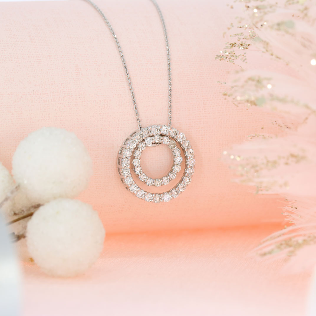 Pre Owned 14ct White Gold Double Circle Diamond Pendant On a Trace Chain