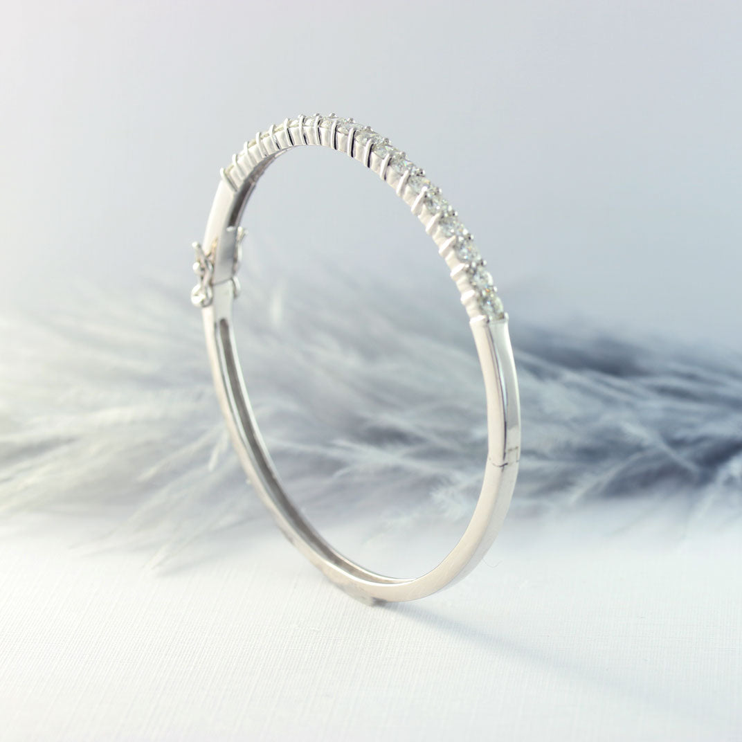 9ct White Gold Claw Set Diamond Bangle 3.16ct