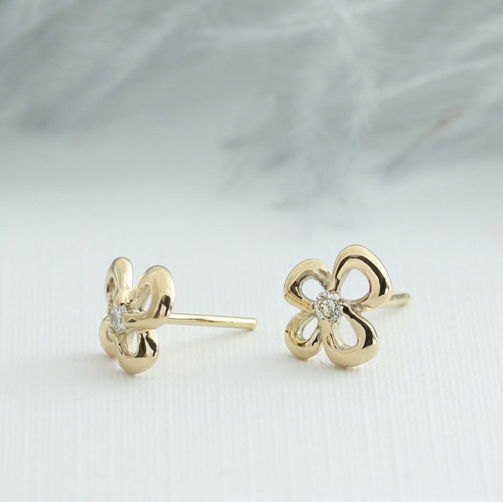 9ct Yellow Gold Flower Shape Diamond Stud